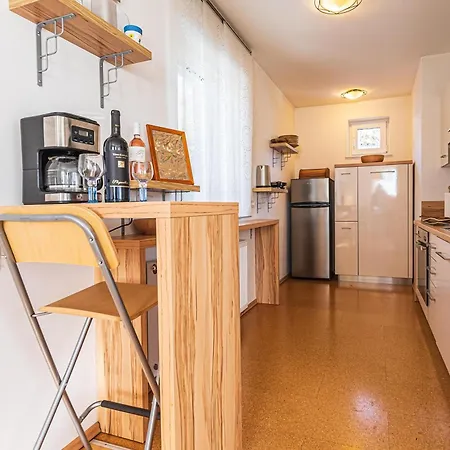 Sunny Weekend Sauna House - Happy